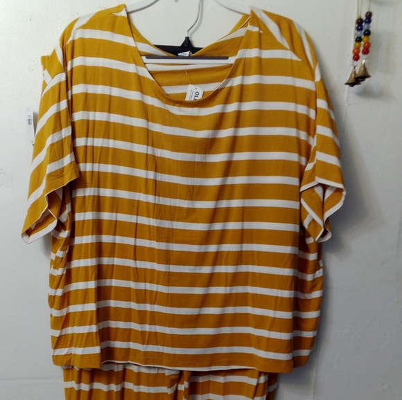 💥PLUS SIZE LOUNGE SET TOP PANTS PAJAMAS 2X-3X NEW CLOTHES OLD NAVY - Picture 3 of 8